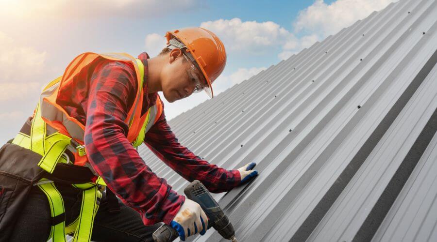 Professional gutter cleaning in Glendale, KY